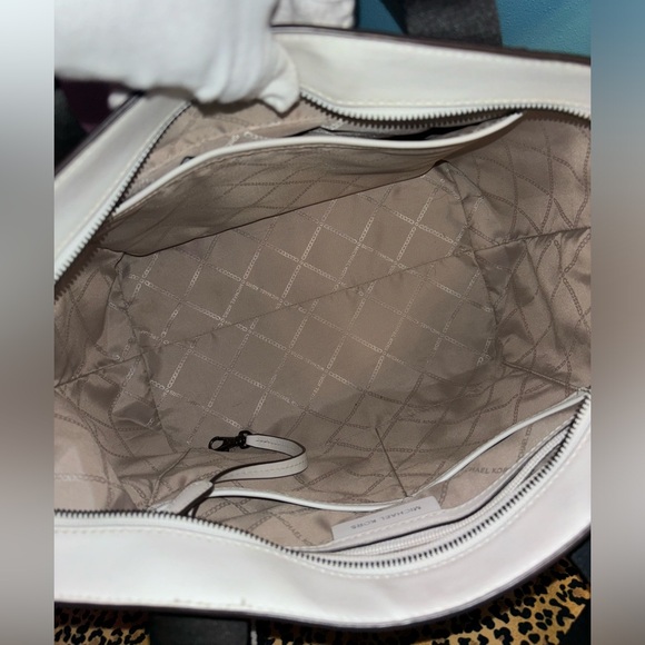 Michael Kors White Monogram Tote Bag - Picture 12 of 14